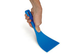 Hand putting pressure on the spatula so as to demonstrate it's flexibility GI METAL AC-STF10 - La Pizza Hub