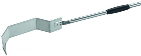 Particular of the attachment between the head of the tubular galvanized steel ember mover and the handle with sliding high density polymer grip for a superior safety against burns. GI METAL ACH-SB - la Pizza Hub