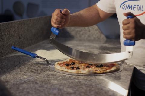 Best Stainless Steel Pizza Dough Scraper Cutter GI METAL AC-ST4M – La Pizza  Hub